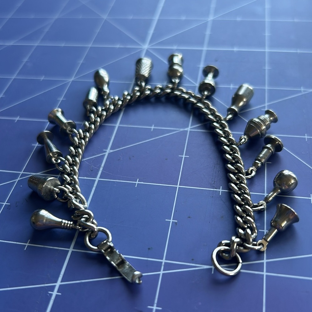 Vintage Enco 14 charms bracelet 6.5” fold over closure brutalist silvertone EUC - Picture 5 of 6